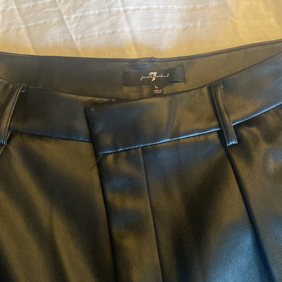 7 For All Mankind Leather Like Shorts - Picture 2 of 8